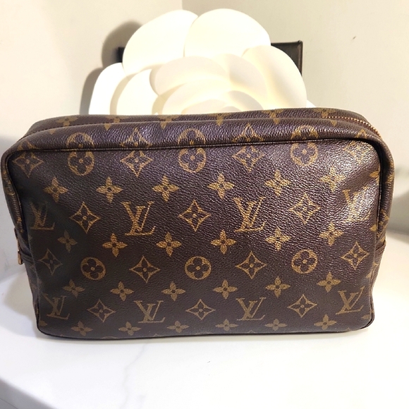 Louis Vuitton monogram Trousse 28 travel bag w/COA - Picture 1 of 14